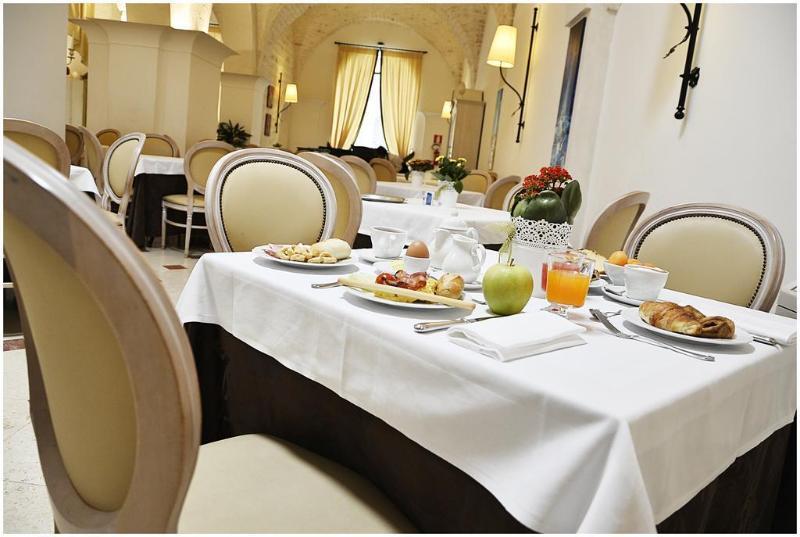 Ostuni Palace - Hotel Bistrot & Spa מראה חיצוני תמונה